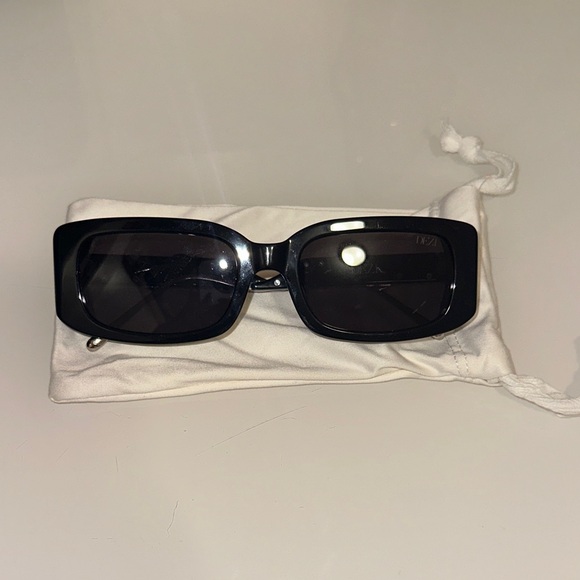 Drippy Sunglasses - Picture 4 of 4